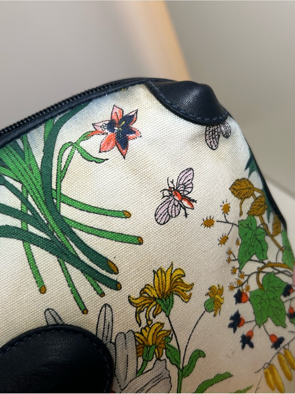 Authentic Vintage Gucci Flora Crossbody Bag - Picture 5 of 16